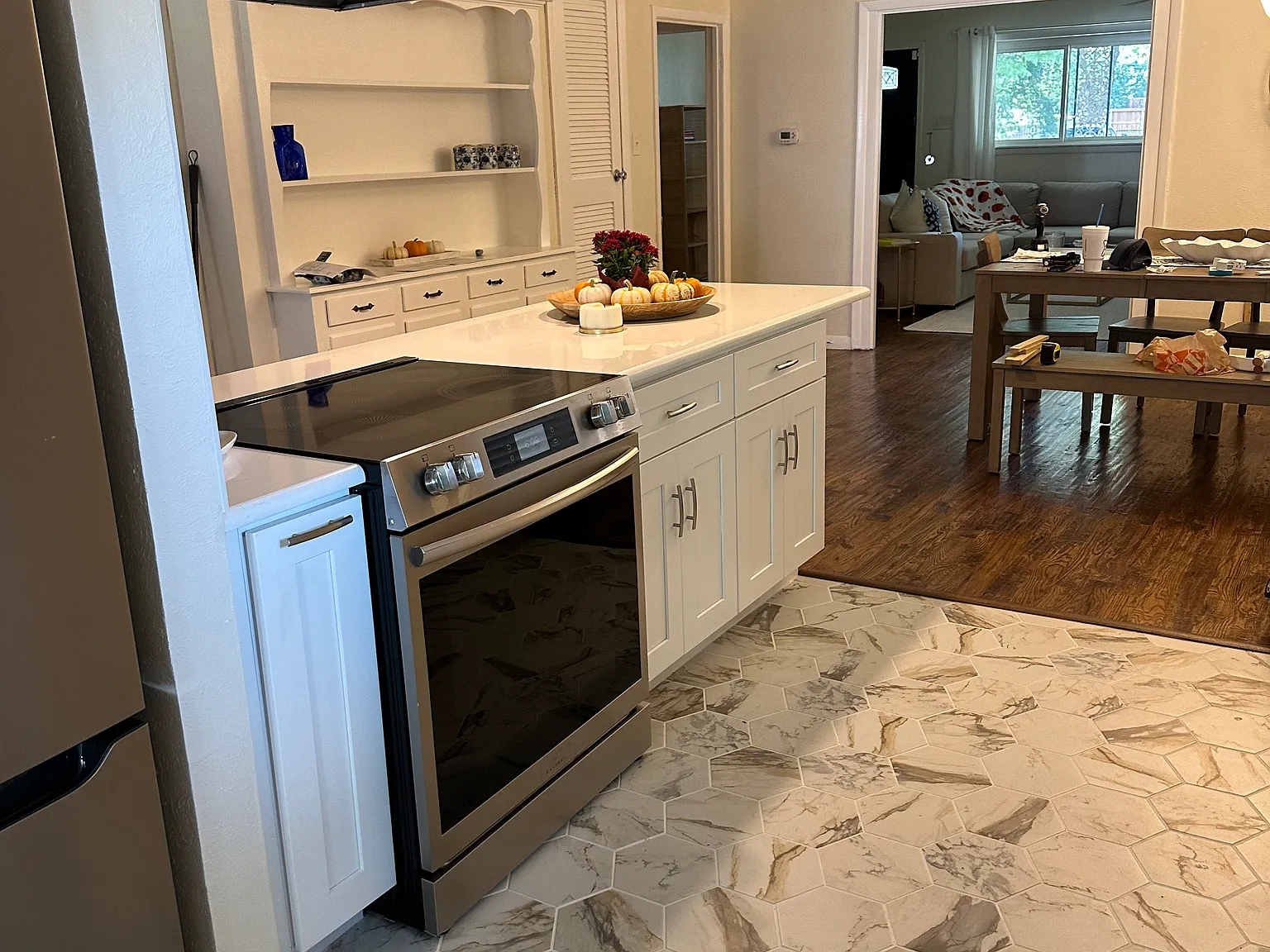 2715 Greene Ave — Photo 3