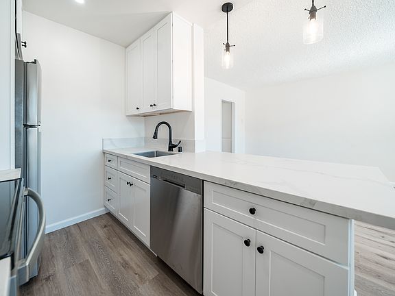 5th image of 4182 Texas St APT 6
