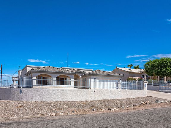 2nd image of 4023 Azul Dr