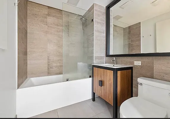 Bathroom, photo 1