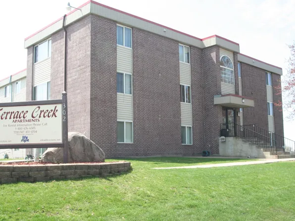 302 6th St SW APT 205, Kasson, MN 55944