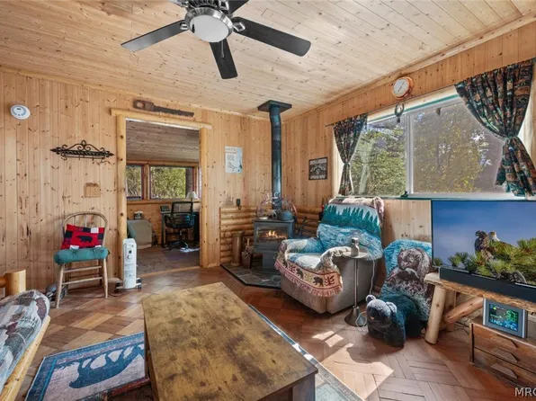 39143 Choctaw Dr, Fawnskin, CA 92333
