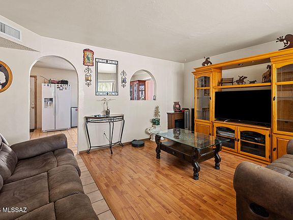 5th image of 6626 S Van Buren Ave