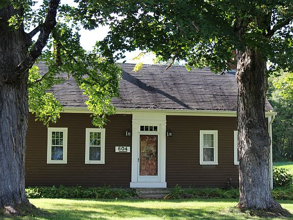 5th image of 604 Bog Road