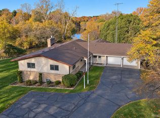 367 Jackson Ct, Croswell, MI 48422