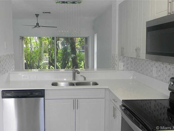 5th image of 431 SW 122nd Ave #1