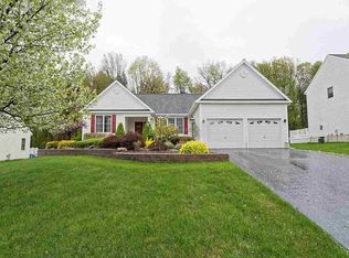 20 Shinnecock Hills Dr, Colonie, NY 12205