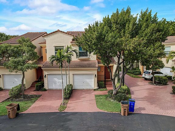 2nd image of 3000 Deer Creek Country Club Boulevard