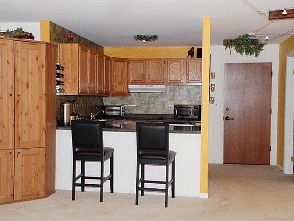 3rd image of 5820 Oakwood Dr Unit 5D