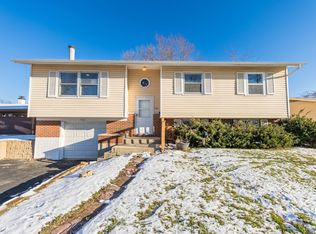 7581 Cumberland Dr, Hanover Park, IL 60133