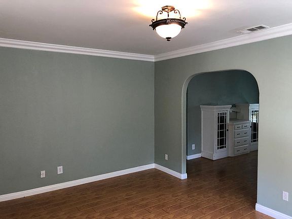 5th image of 933 51st St