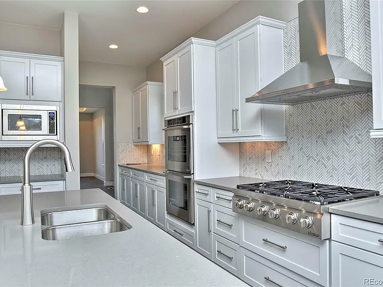 6040 S Olive Ct — Photo 12