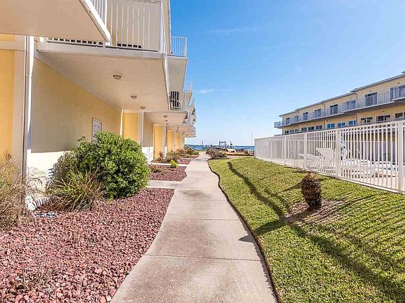 4th image of 948 Sound Harbor Cir