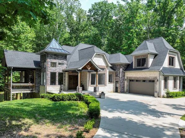 1288 Rogues Fork Rd, Bethpage, TN 37022