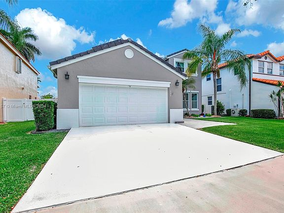 4th image of 589 Carrington Dr