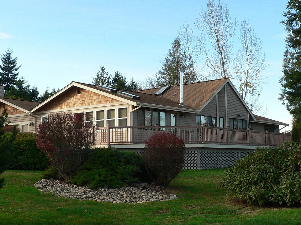 View Rambler in a Quiet Neighborhood