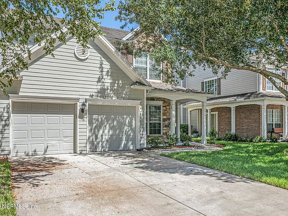 3rd image of 11047 Castlemain Cir E