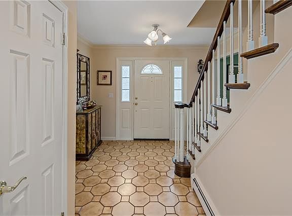 4th image of 15 Fernbrook Dr