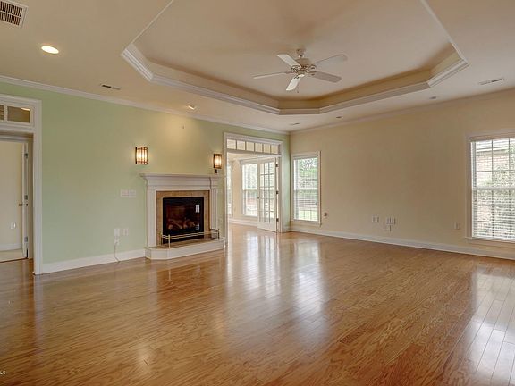 3rd image of 3020 Annsdale Dr S