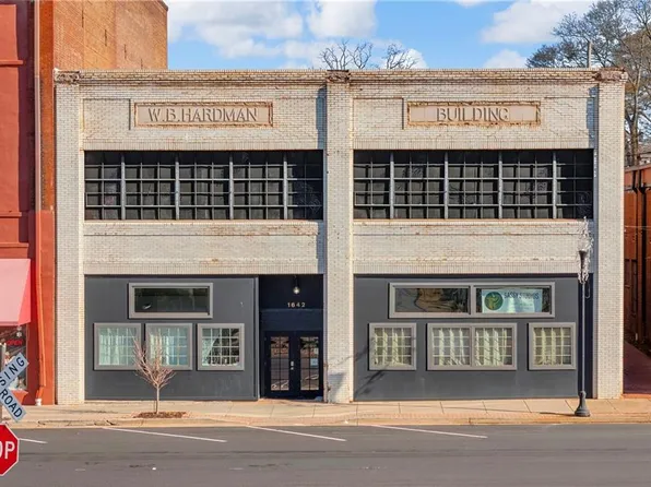 1642 S Broad St, Commerce, GA