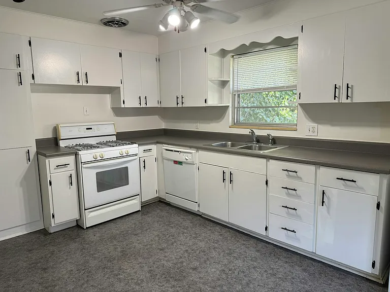 7616 Baltimore Ave — Photo 9
