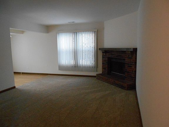 4th image of 413 Kensington Ct #413