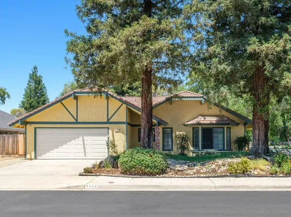 2395 Beverly Ave, Clovis, CA 93611