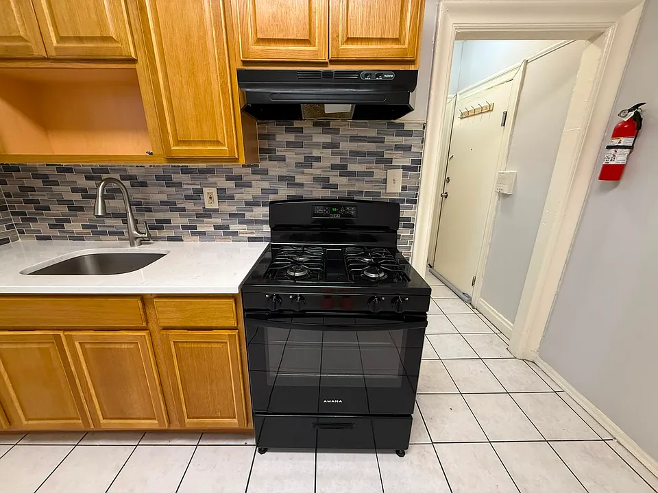 6607 Broadway #23E