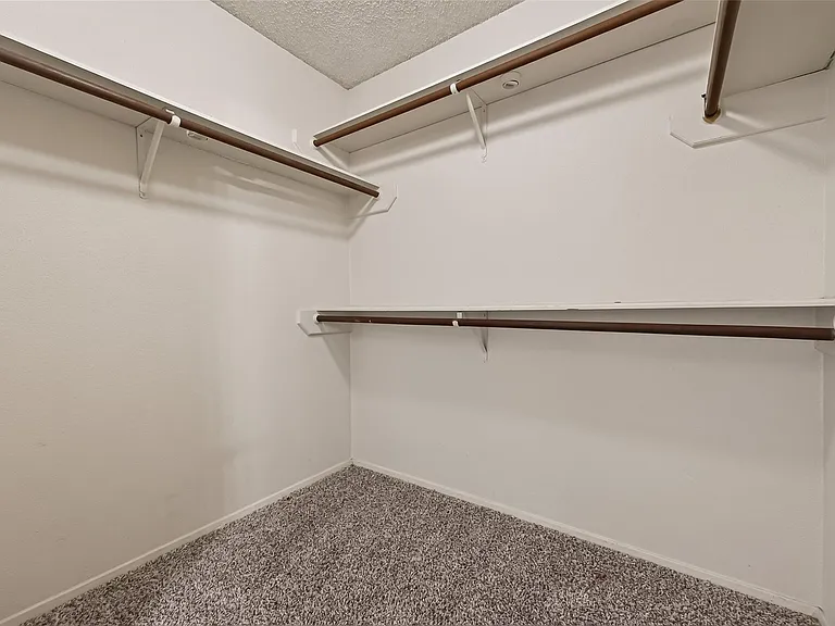 1818 Foxlake Dr — Photo 28