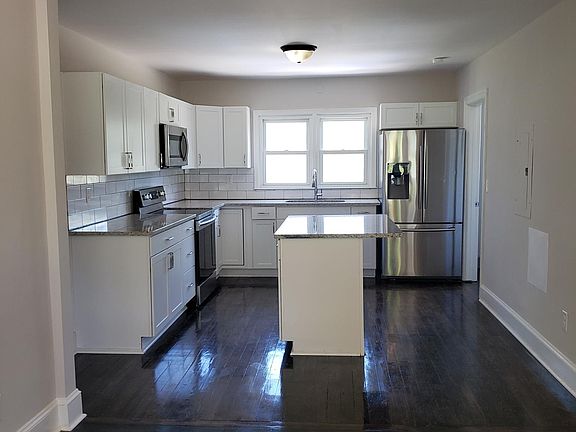 4th image of 106 Roy St Unit A