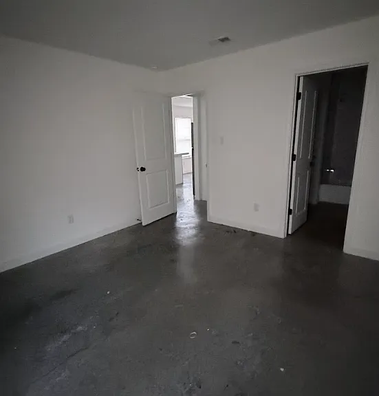 736 King Ave — Photo 5