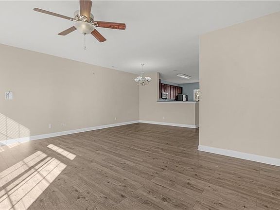 5th image of 4505 Leamore Square Rd