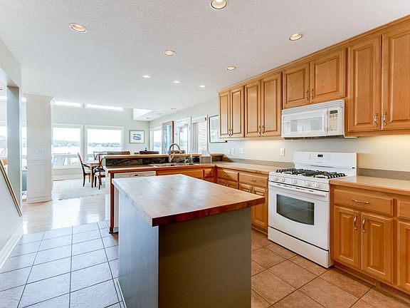 5th image of 1932 Shorewood Ln