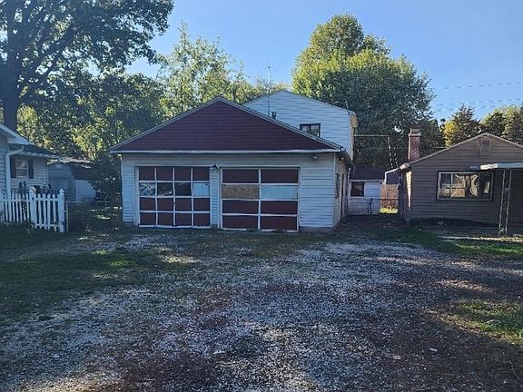 4th image of 3660 N Richardt Ave