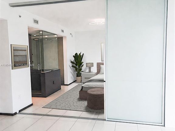 3rd image of 1040 Biscayne Blvd APT 3508