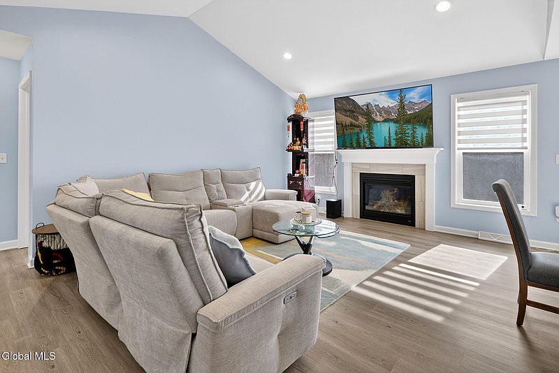 5th image of 267 Consaul Road