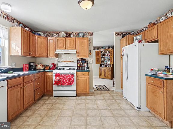 4th image of 3706 Wheatland Dr