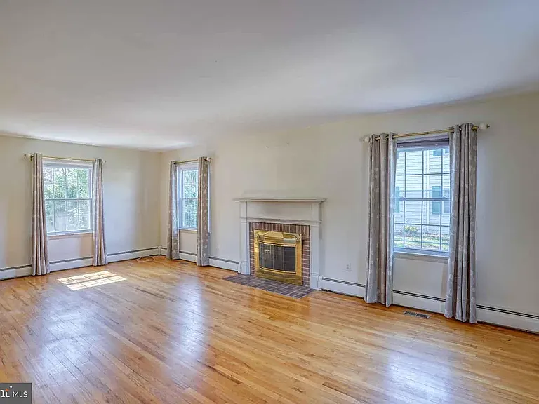 74 S Fairfield Dr — Photo 5