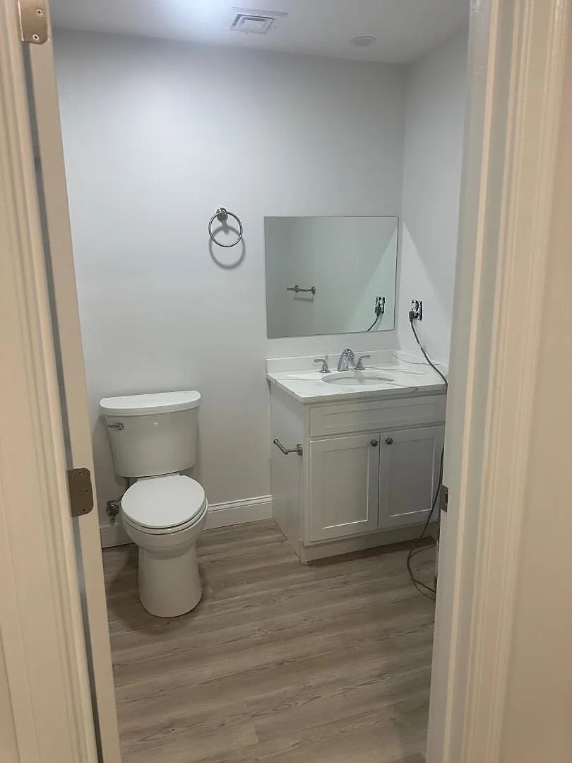 386 High St - 2 (First Floor, Basement Level) — Photo 3