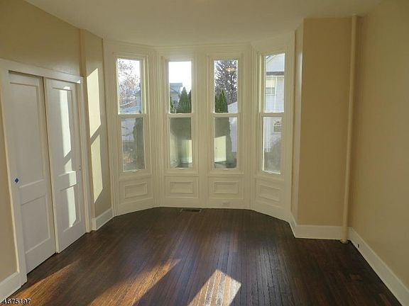 5th image of 22 Eastern Ave