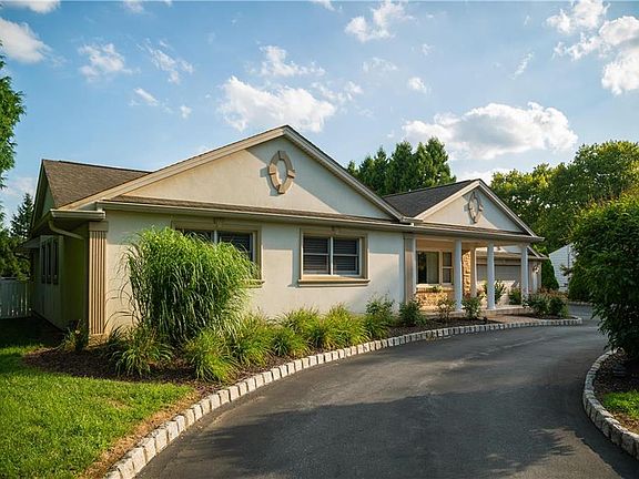 4th image of 348 Old Orchard Dr