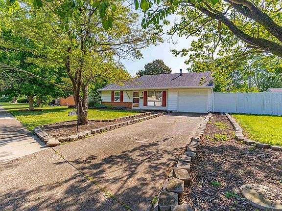 4th image of 3419 Arlington Dr