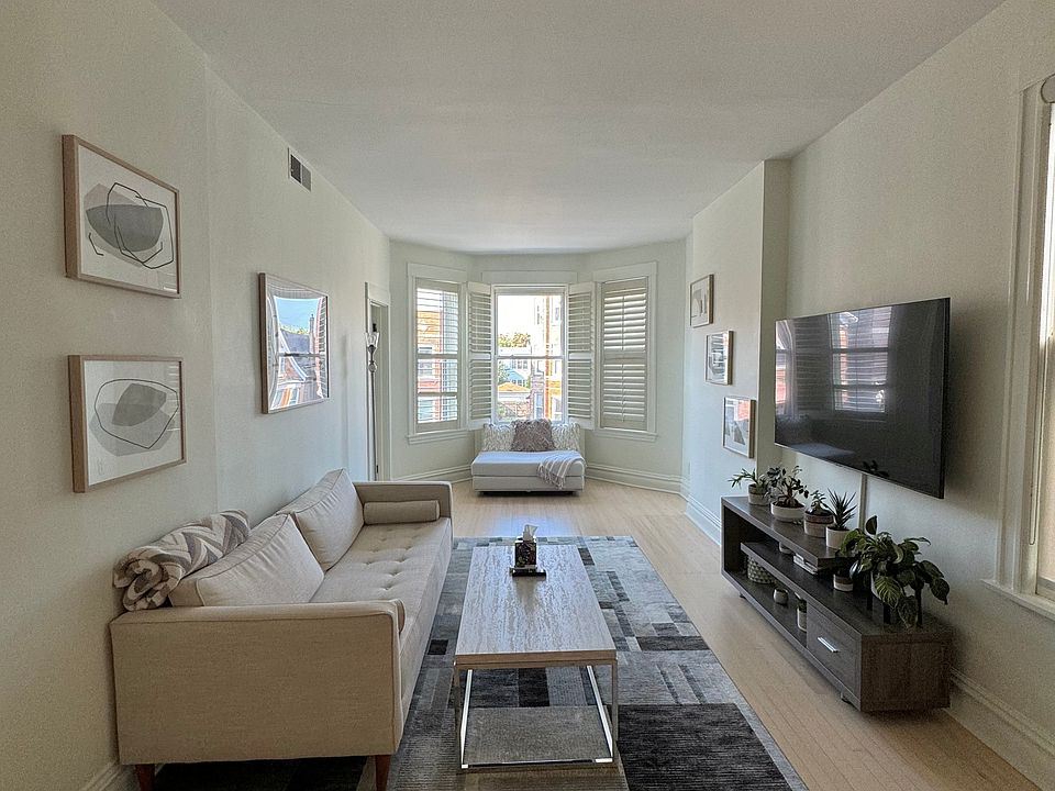 1st image of 2045 W Augusta Blvd Floor 2