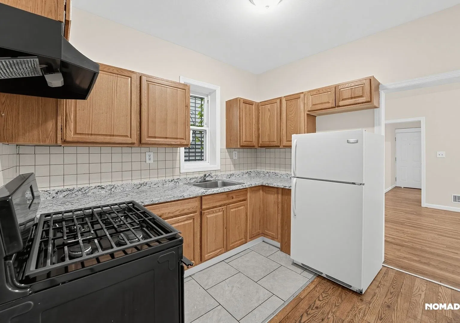 Charming 4BR Duplex in Newark — Photo 1