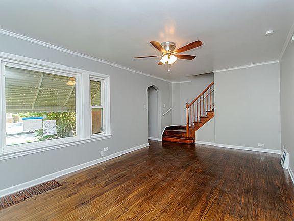 2nd image of 10512 S Eberhart Ave