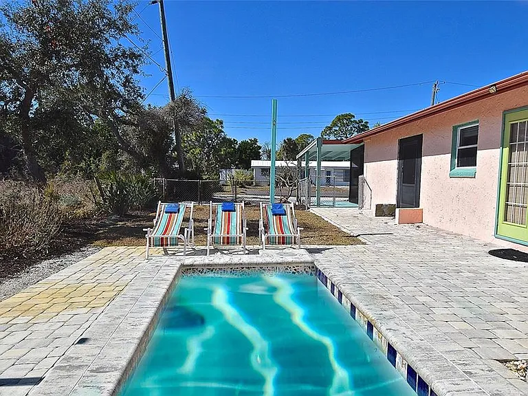 7037 Duke St — Photo 30