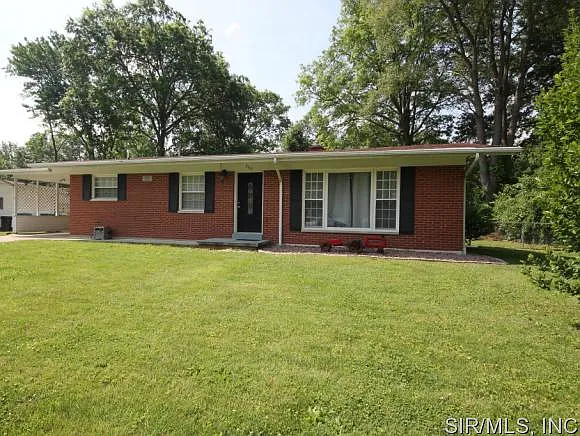 300 W Poplar St photo 1