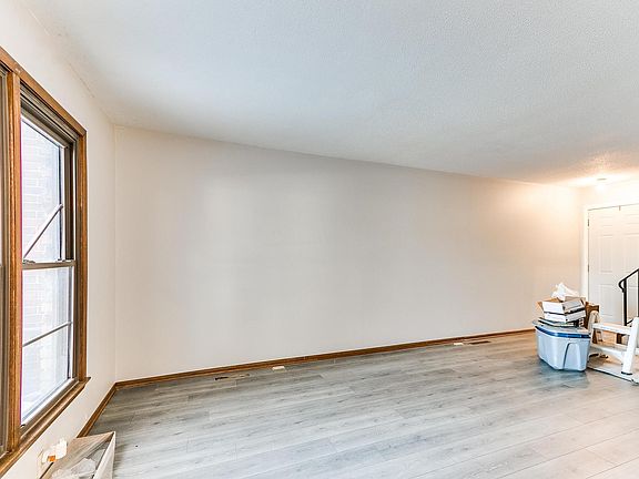 3rd image of 1405 Truman Pl