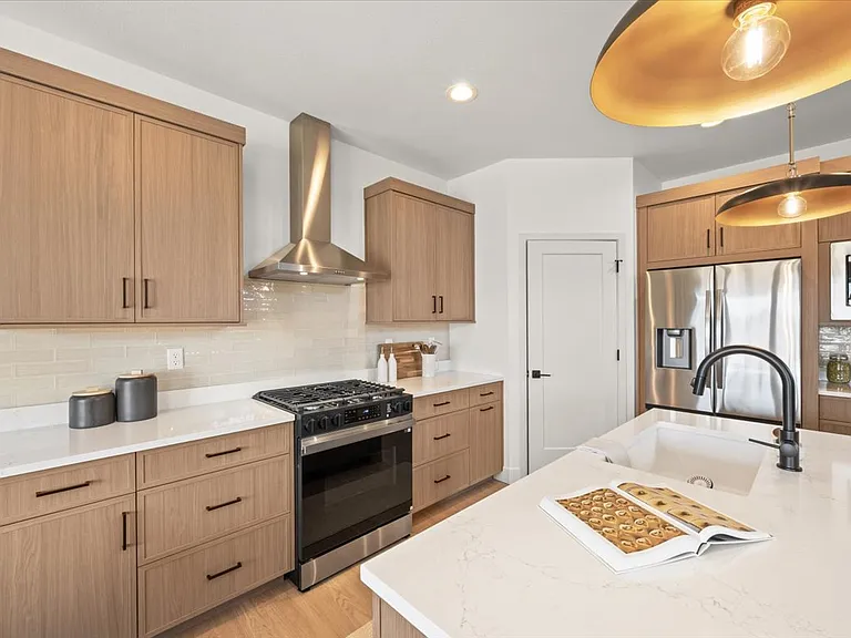 15 Snowcap Dr — Photo 4