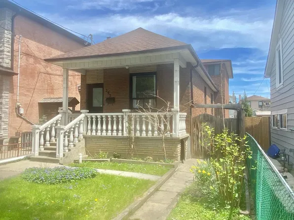 293 Harvie Ave, Toronto, ON M6E 4L2